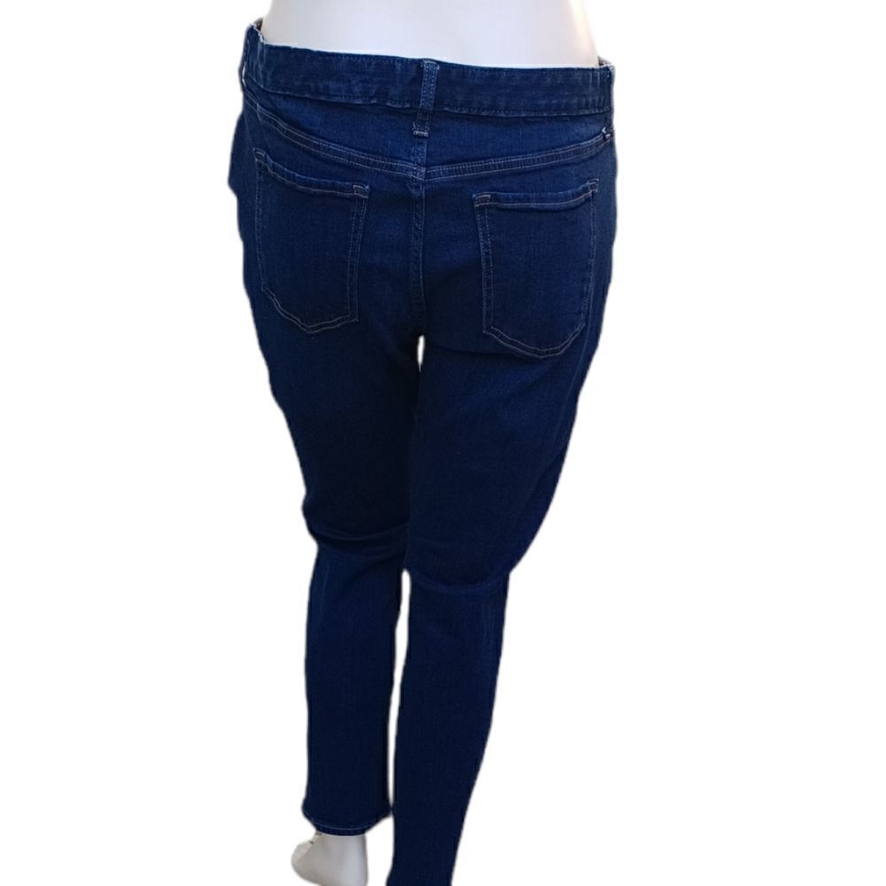 61327....Gap Real Straight Fit Jeans Size 18/34R, 9" Rise, 28" Inseam
