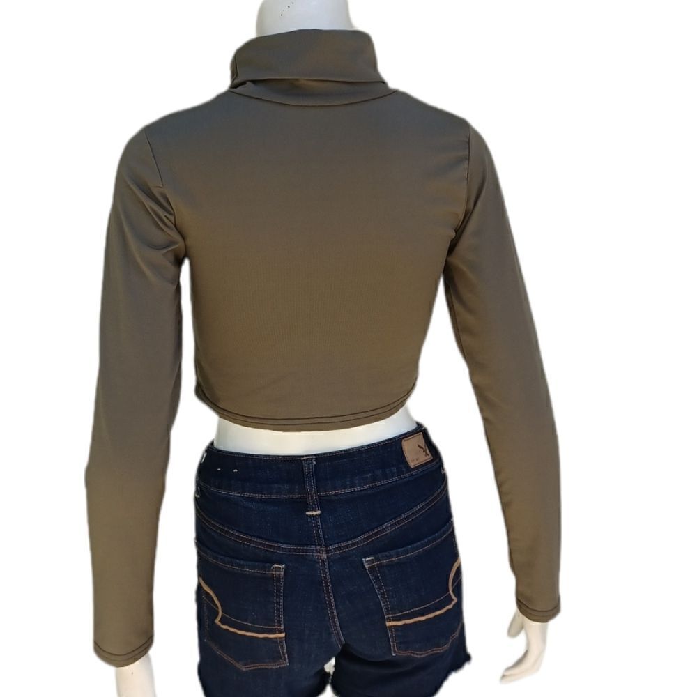 609733....Long Sleeve Turtleneck Crop Top Size S