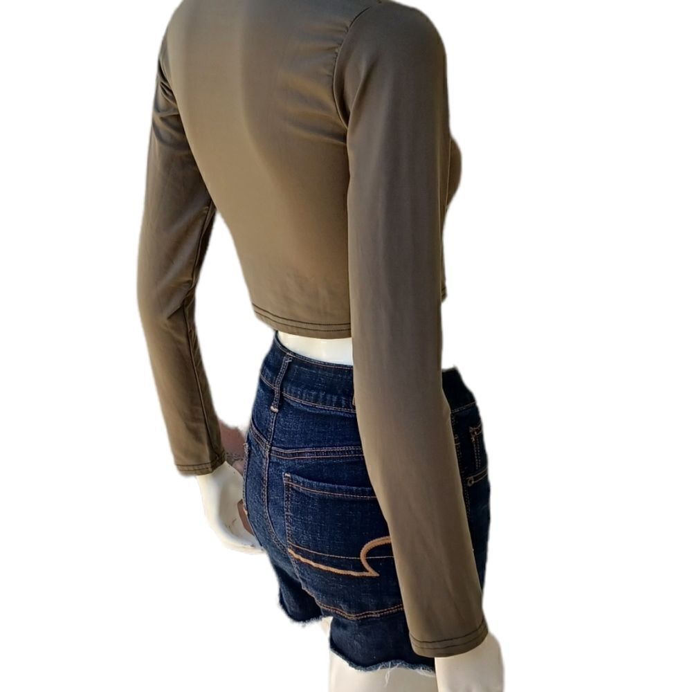 609733....Long Sleeve Turtleneck Crop Top Size S