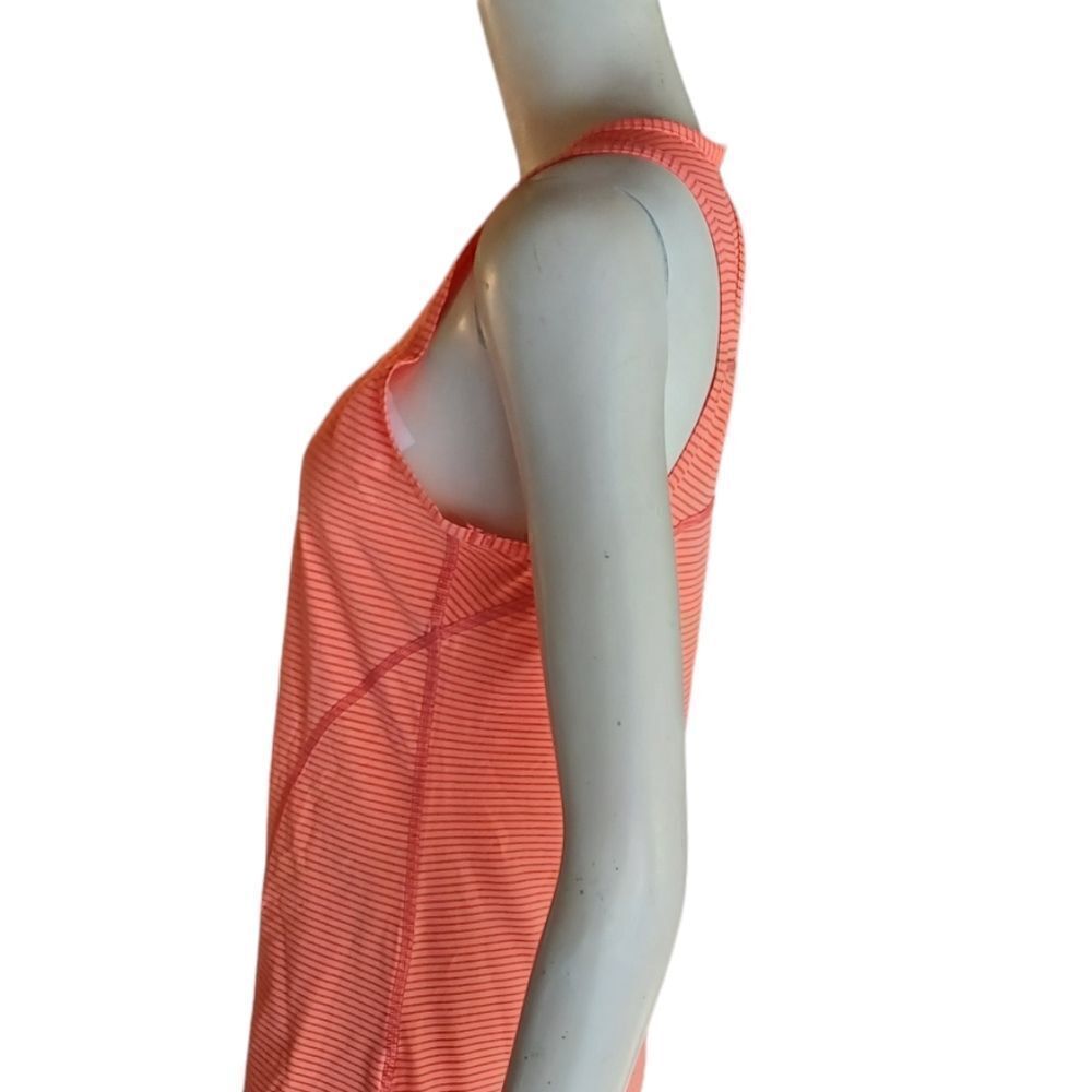 6257....Kirkland Signature Tank Top Size Small