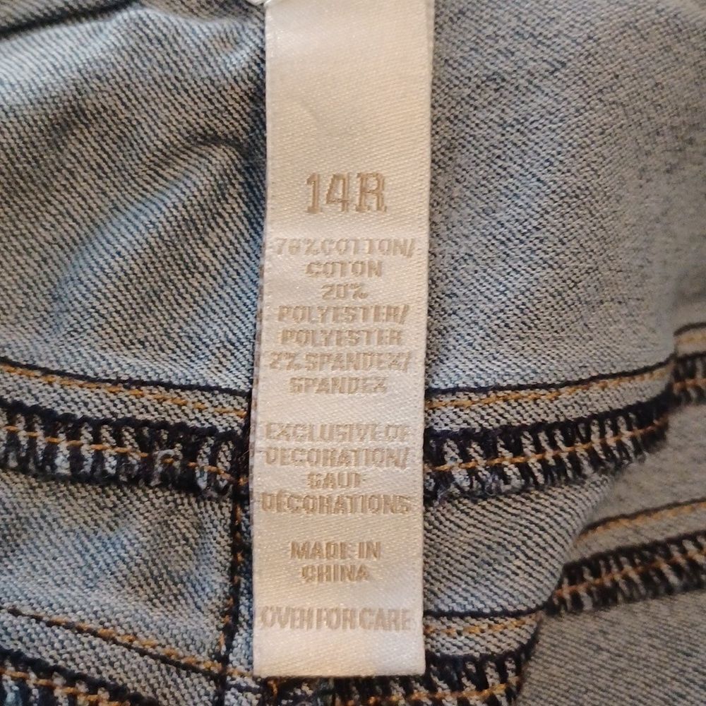 628830...Girls Justice Shorts Jeans Size 14R, W24" 2 1/2"Inseam, 8 1/2"Rise
