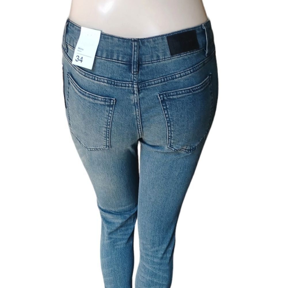 Sku# 541935...Original Use Straight leg Jeans Size 34, 30"Inseam  10"Rise