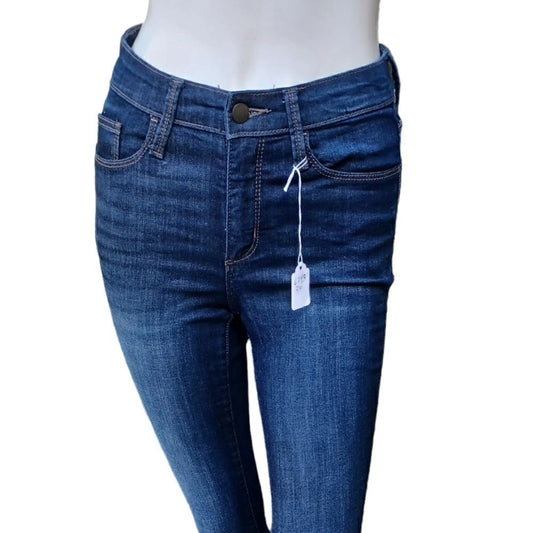 624320....Universal Thread Skinny Jeans Size 00/24R,  8" Rise