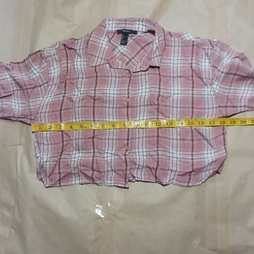 6120......Forever 21 Long Sleeve Crop Top Size S