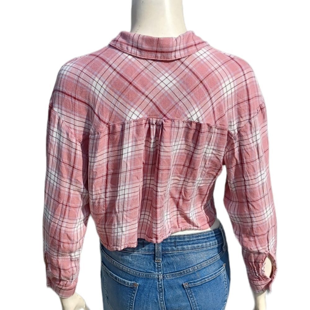 6120......Forever 21 Long Sleeve Crop Top Size S