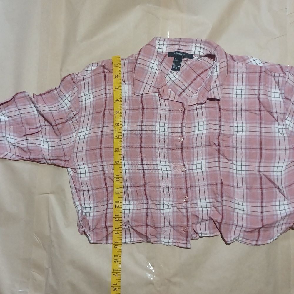 6120......Forever 21 Long Sleeve Crop Top Size S