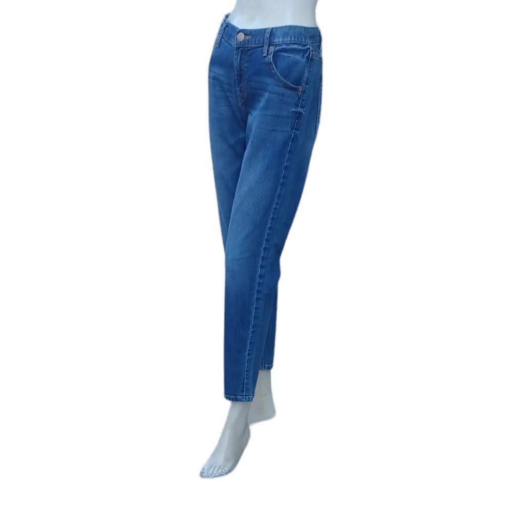 7001834.. Preowned Mossimo Premium Straight Leg Jeans Size 6, W30" 26"Inseam  9"Rise