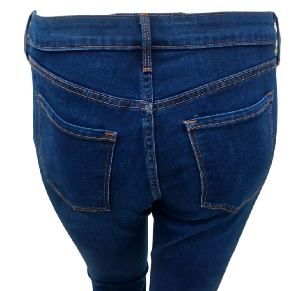111322.....Old Navy Straight leg Jeans Size 10, W30" 28"Inseam  9"Rise