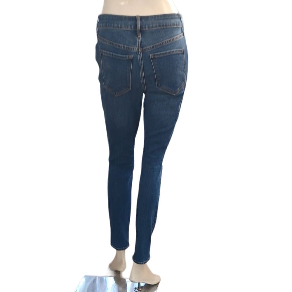 629814...Old Navy Skinny Jeans Size 4, W28 28"Inseam 9"Rise