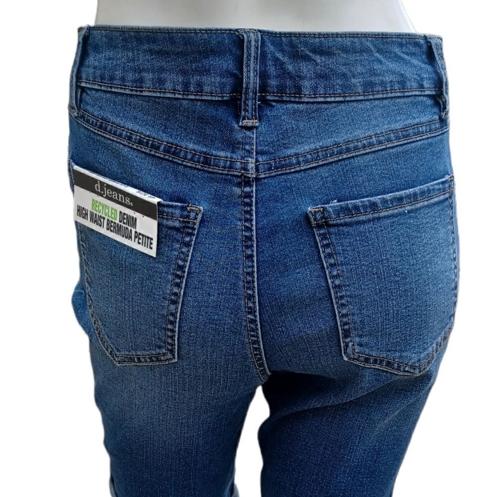 602430.....d.Jeans High Waist Bermuda Shorts Size 6P, W27, 8 1/2"Inseam   9"Rise