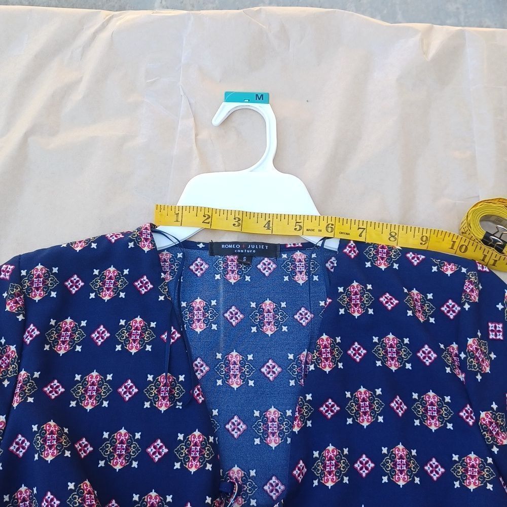 4170....Ladies Long Sleeves Paisley Romper Size Small