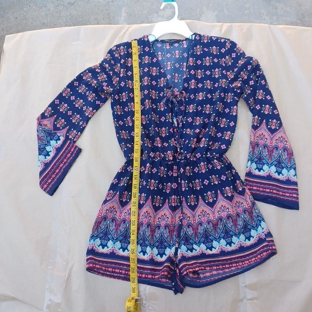 4170....Ladies Long Sleeves Paisley Romper Size Small