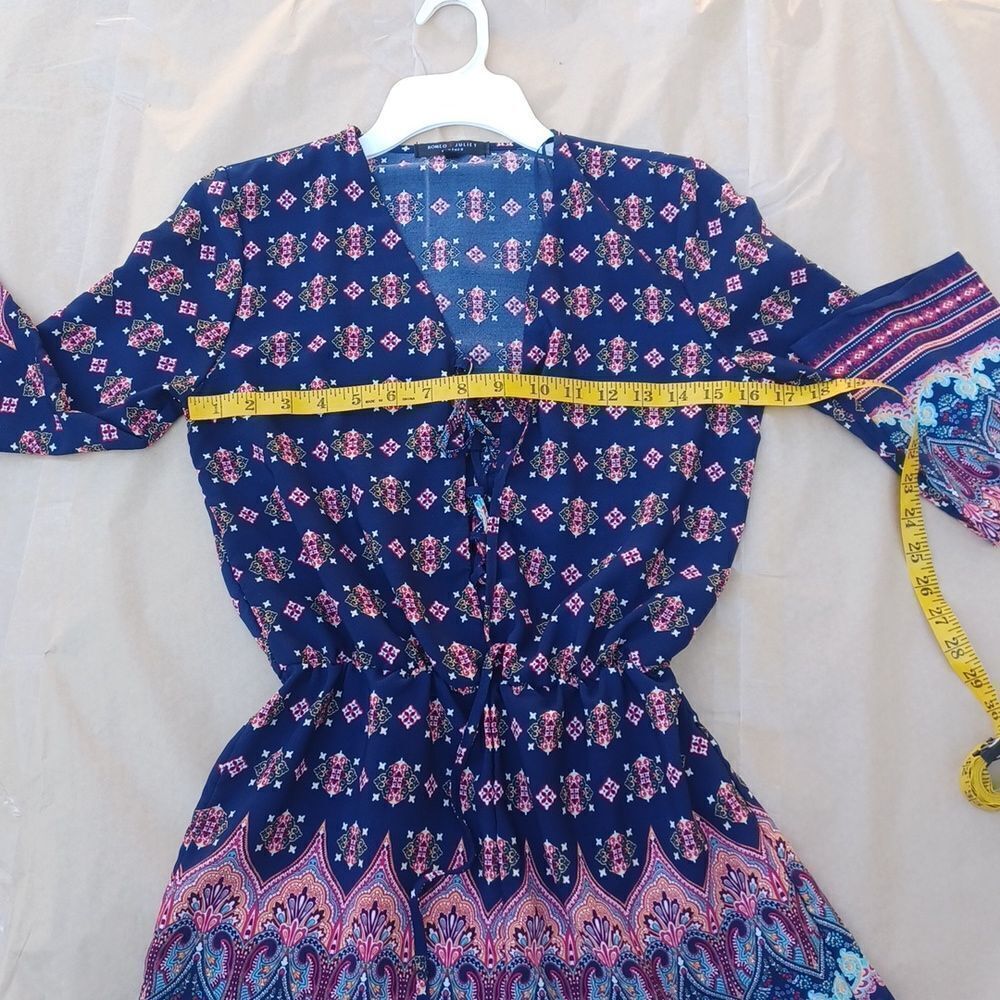 4170....Ladies Long Sleeves Paisley Romper Size Small