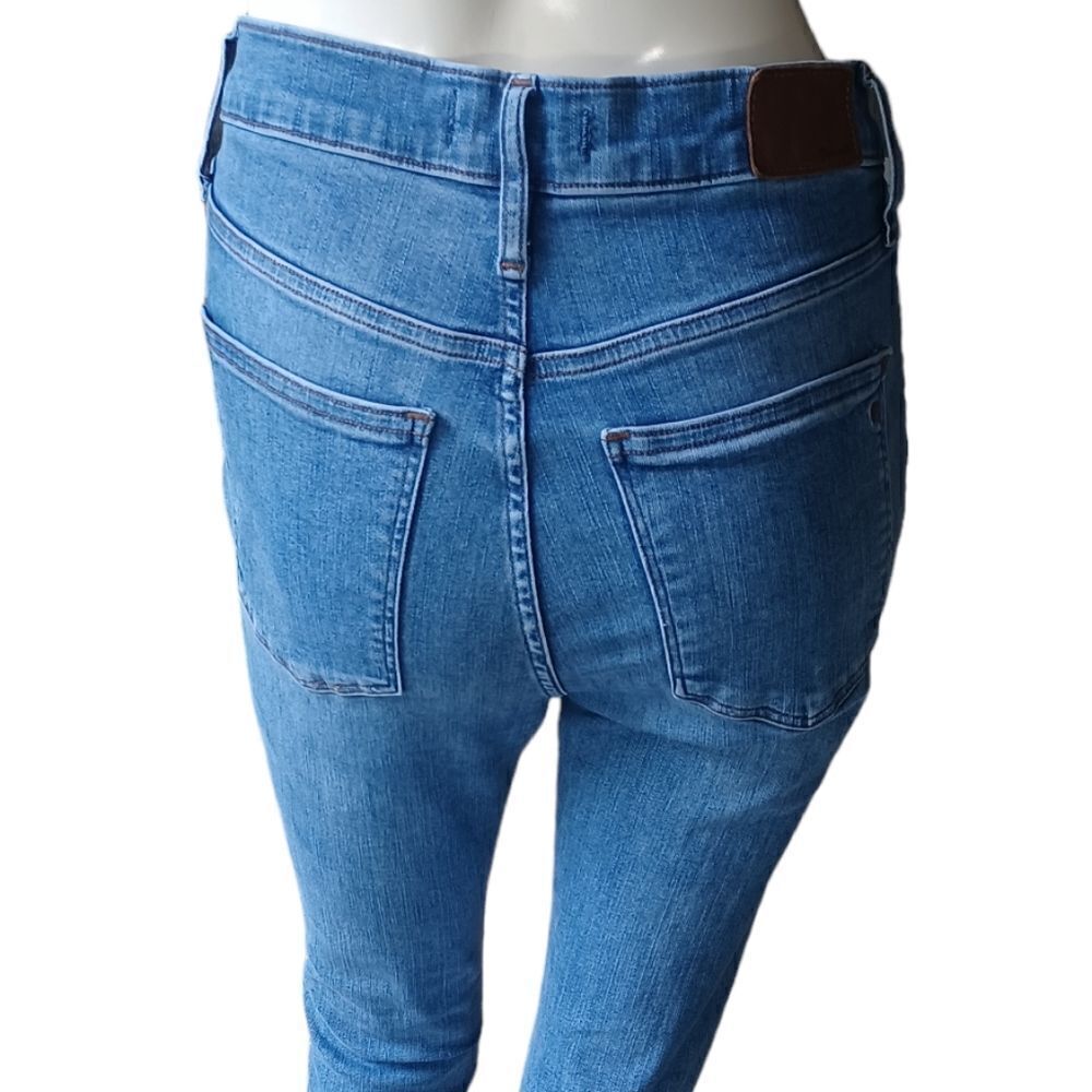 690647.........Madewell Skinny Jeans Size 29, 25 1/2"Inseam 9 1/2"Rise
