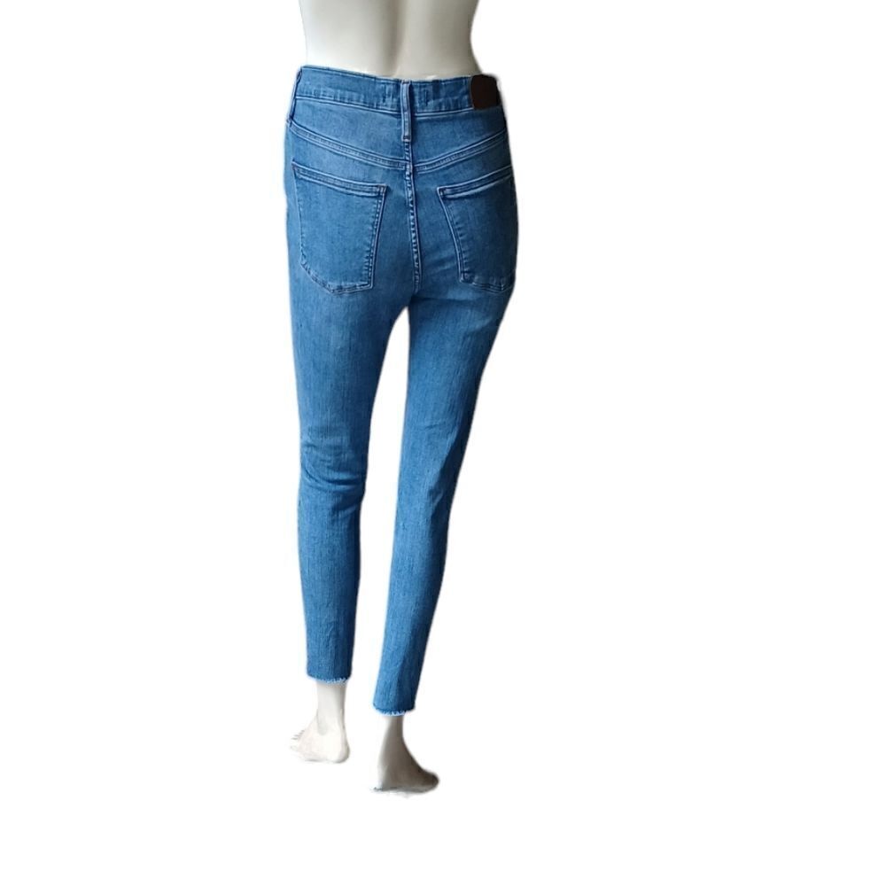 690647.........Madewell Skinny Jeans Size 29, 25 1/2"Inseam 9 1/2"Rise
