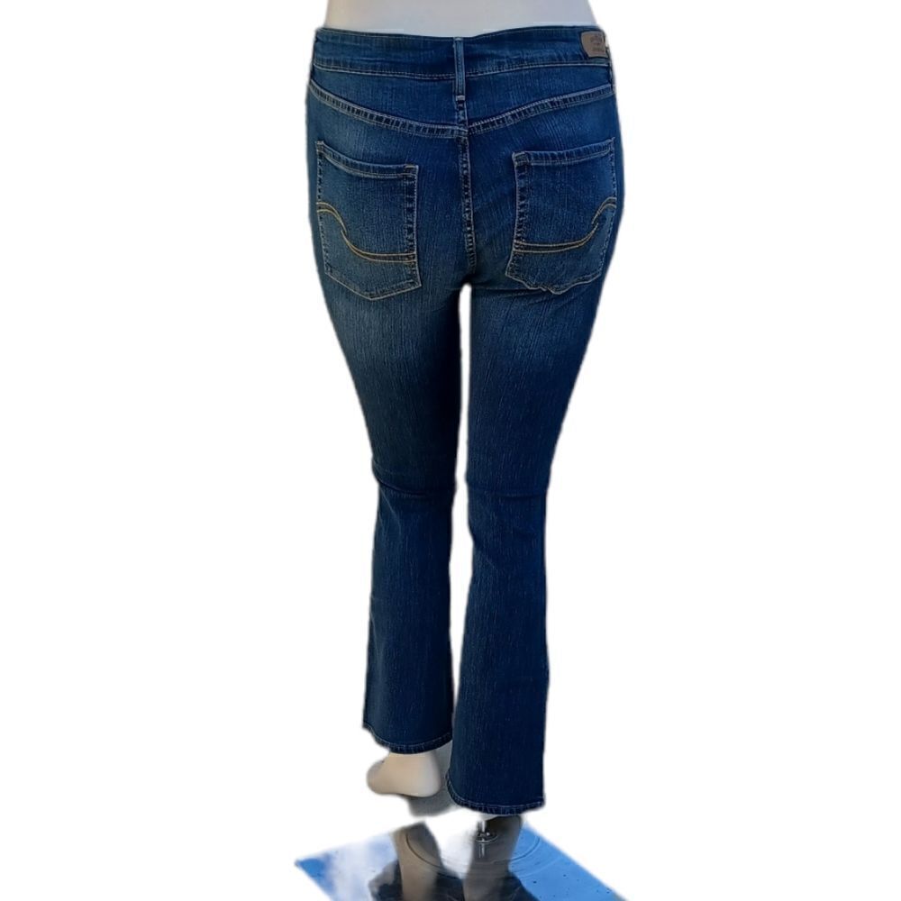 535135....Signature by Levi Modern Bootcut Size 16M