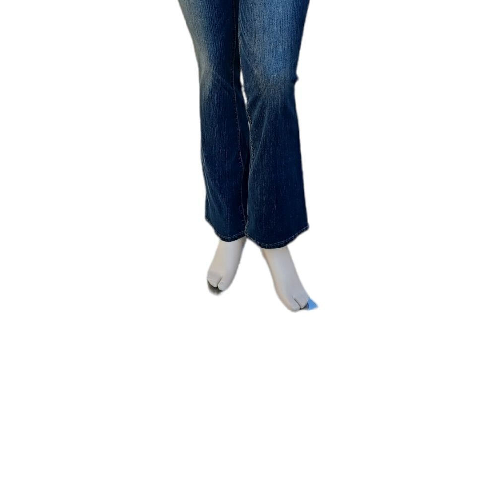 535135....Signature by Levi Modern Bootcut Size 16M