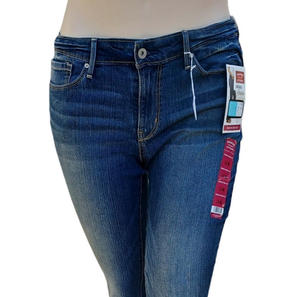 535135....Signature by Levi Modern Bootcut Size 16M