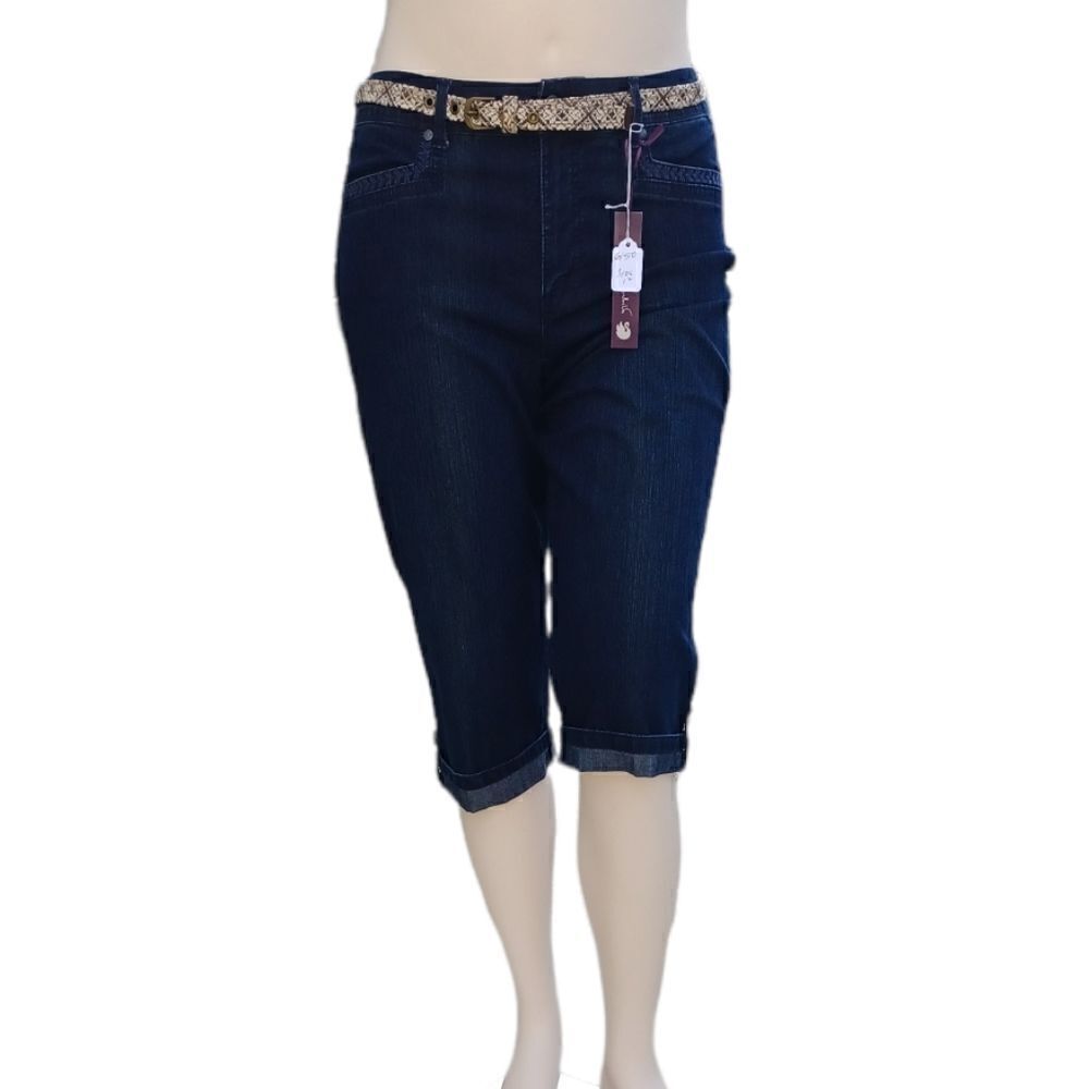 615019....Gloria Vanderbilt Crop Jeans Size  12, W30" 16"Inseam 10"Rise