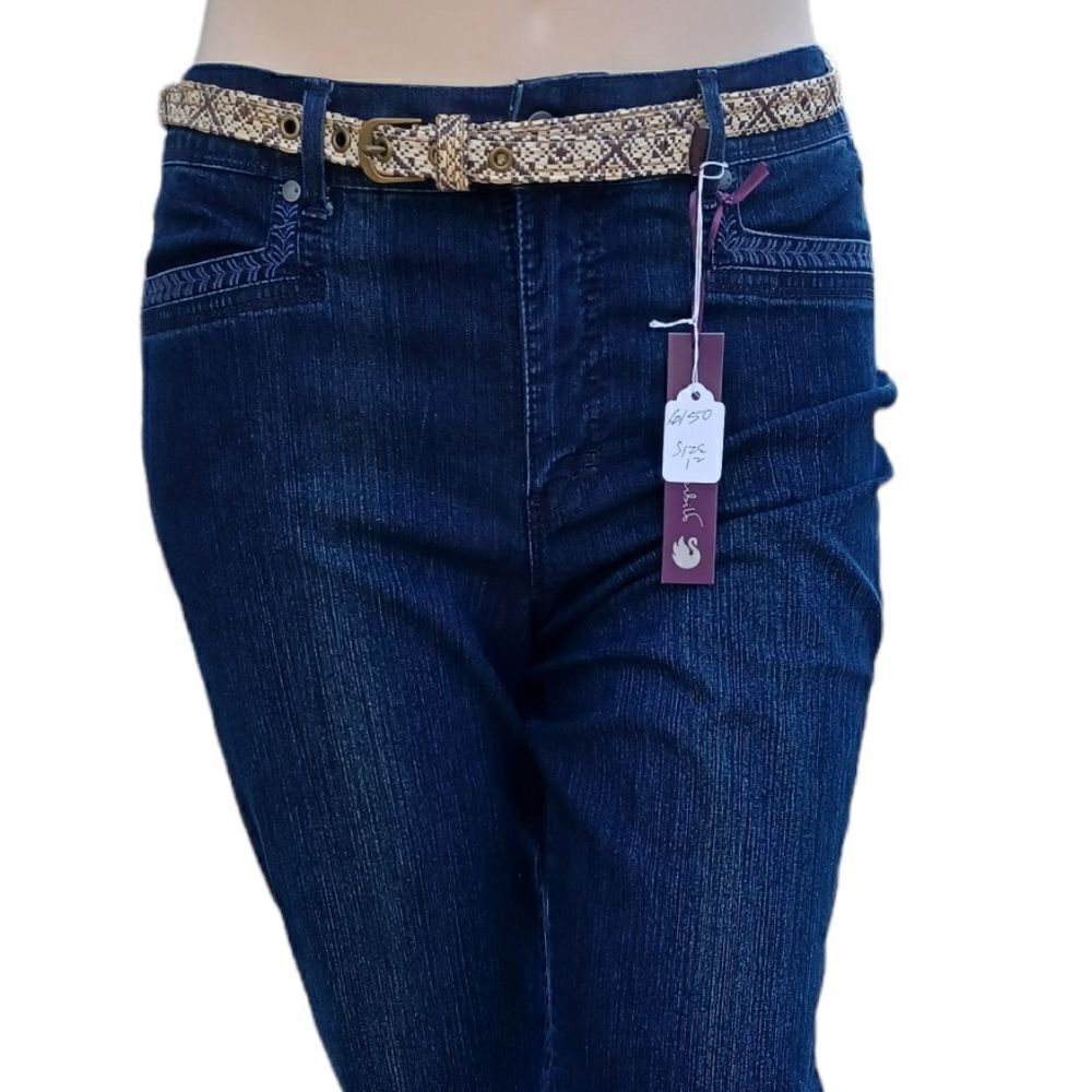615019....Gloria Vanderbilt Crop Jeans Size  12, W30" 16"Inseam 10"Rise