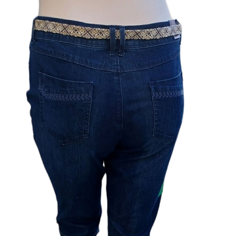 615019....Gloria Vanderbilt Crop Jeans Size  12, W30" 16"Inseam 10"Rise