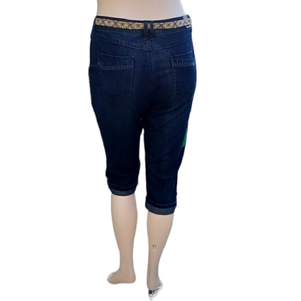 615019....Gloria Vanderbilt Crop Jeans Size  12, W30" 16"Inseam 10"Rise
