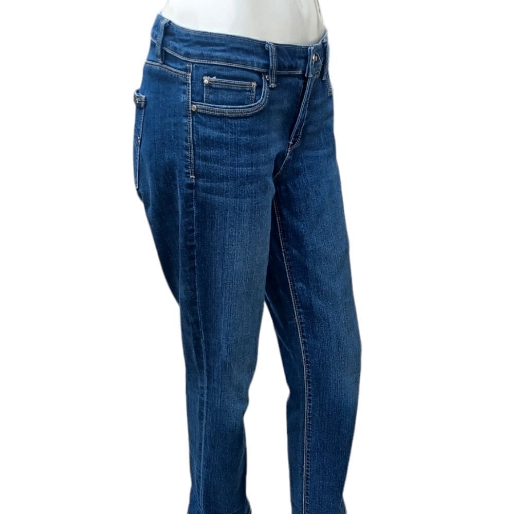 6832..White House Black Market Straight leg Jeans Size 2, W28"  25"Inseam 7"Rise
