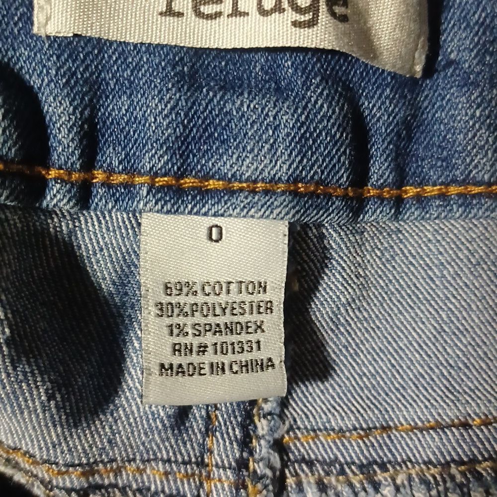 60427....Refuge Denim Jean Shorts Size 0, W26" 2"Inseam 8"Rise