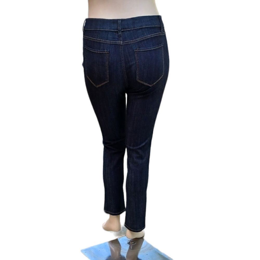 624720....Liz Clairborne Boyfriend Skinny Jeans Size 8, W31" 29"Inseam . 9"Rise