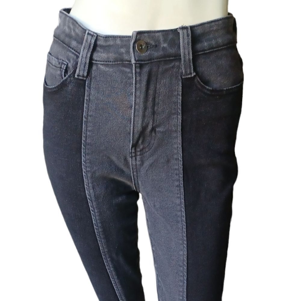 7002214.......Kendall & Kylie Skinny Jeans Size 3/26