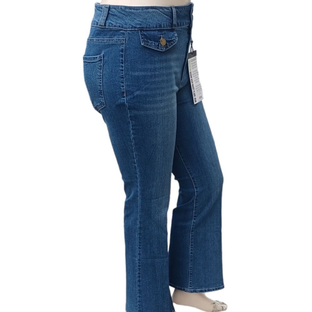 682712....d.Jeans High Waist Flare Jeans Size 16, W33"  30"Inseam  12"Rise