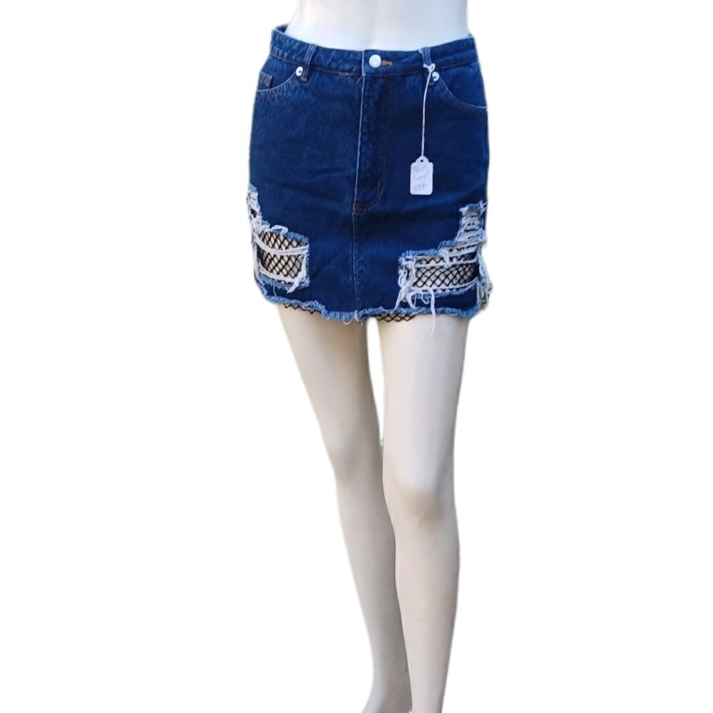 598030....Wild Honey Jean Skirt Size Small, W25" 12"Rise