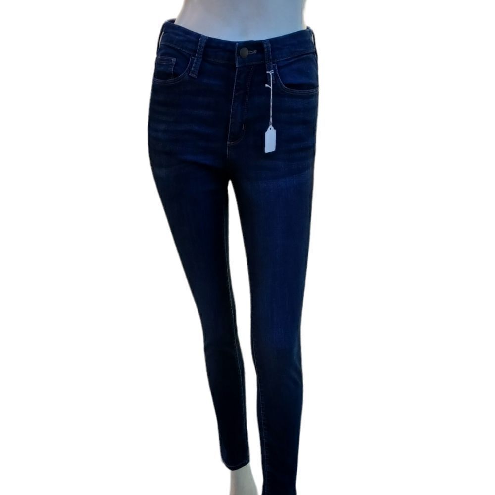 627237..Universal Thread Skinny Jeans Size 2/26,  9" Rise