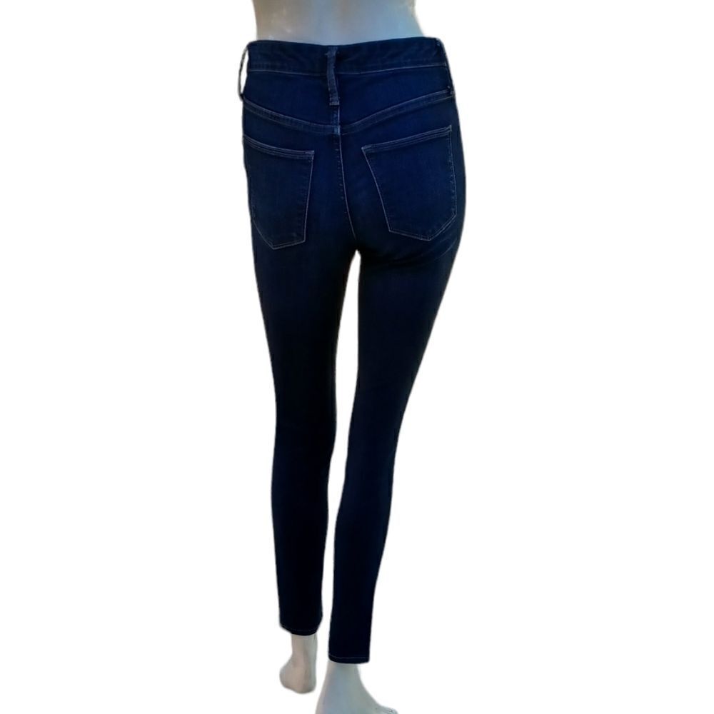 627237..Universal Thread Skinny Jeans Size 2/26,  9" Rise
