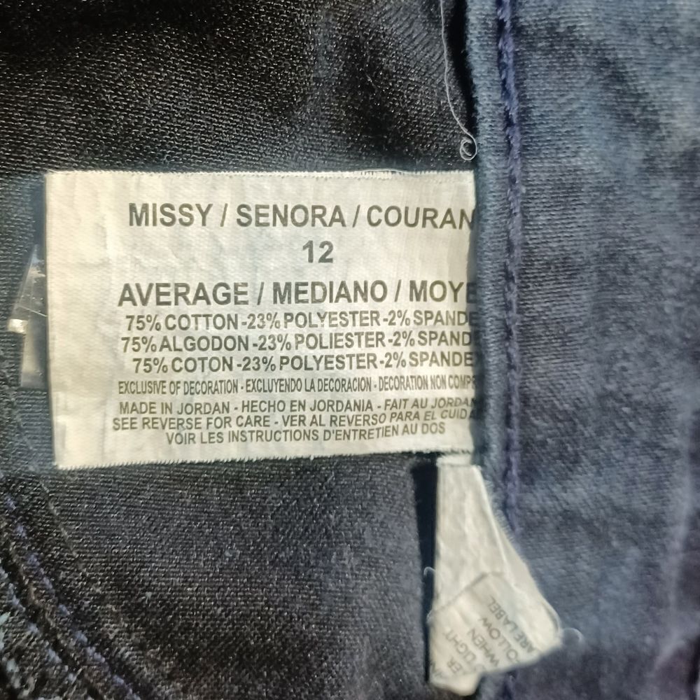 683112....Gloria Vanderbilt Straight leg Jeans Size 12, W31" 29"Inseam 10"Rise
