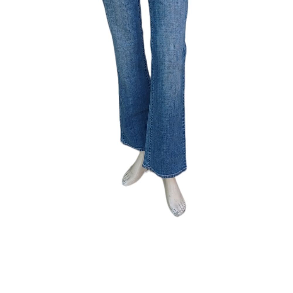 442615...Levis Perfectly Slimming Bootcut Size 6