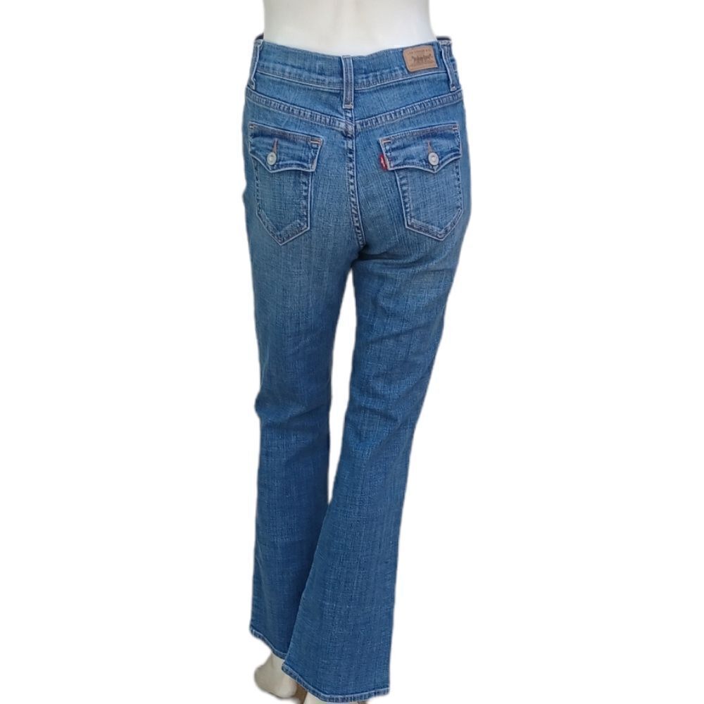 442615...Levis Perfectly Slimming Bootcut Size 6