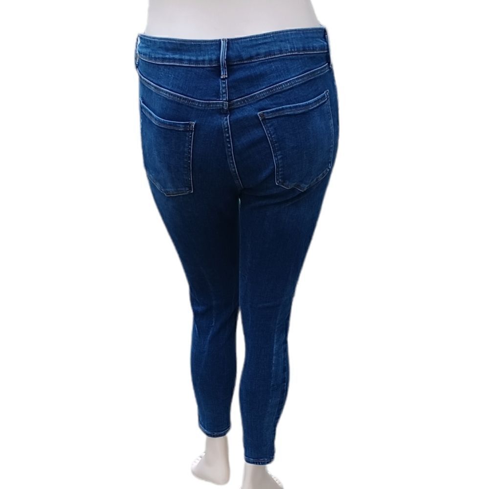 62126....Old Navy Rockstar Skinny Jeans Size 14 Short, W32" 25"Inseam 10"Rise