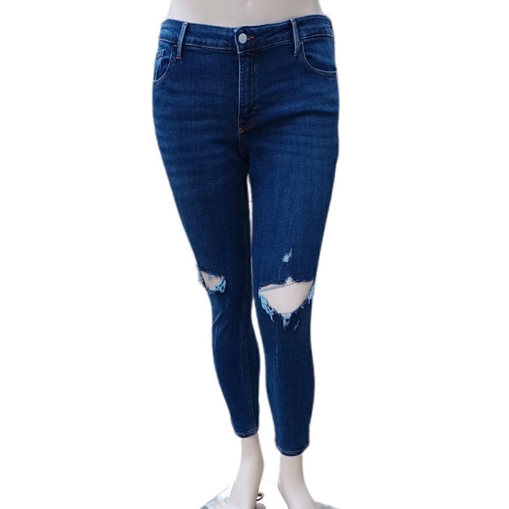 62126....Old Navy Rockstar Skinny Jeans Size 14 Short, W32" 25"Inseam 10"Rise