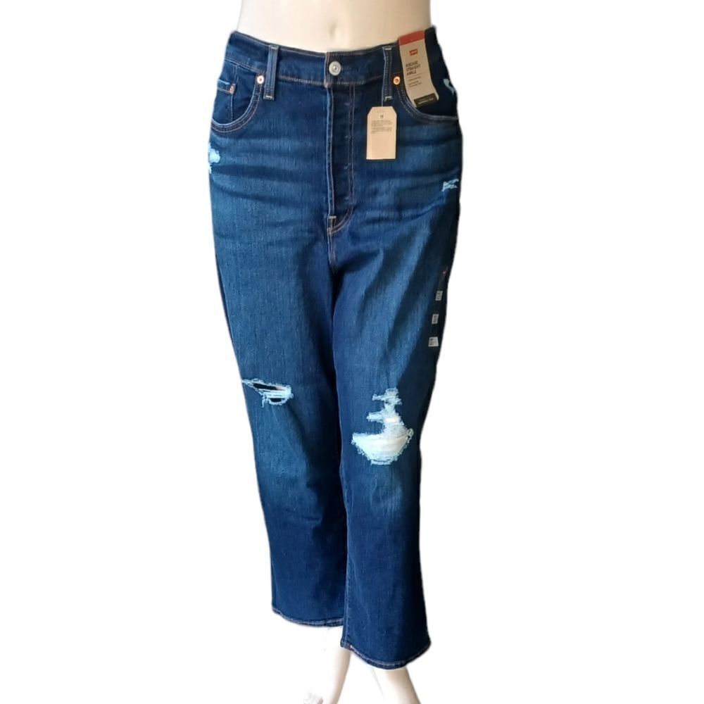 681835....Levis Ribcage Straight leg Jeans Size 18W