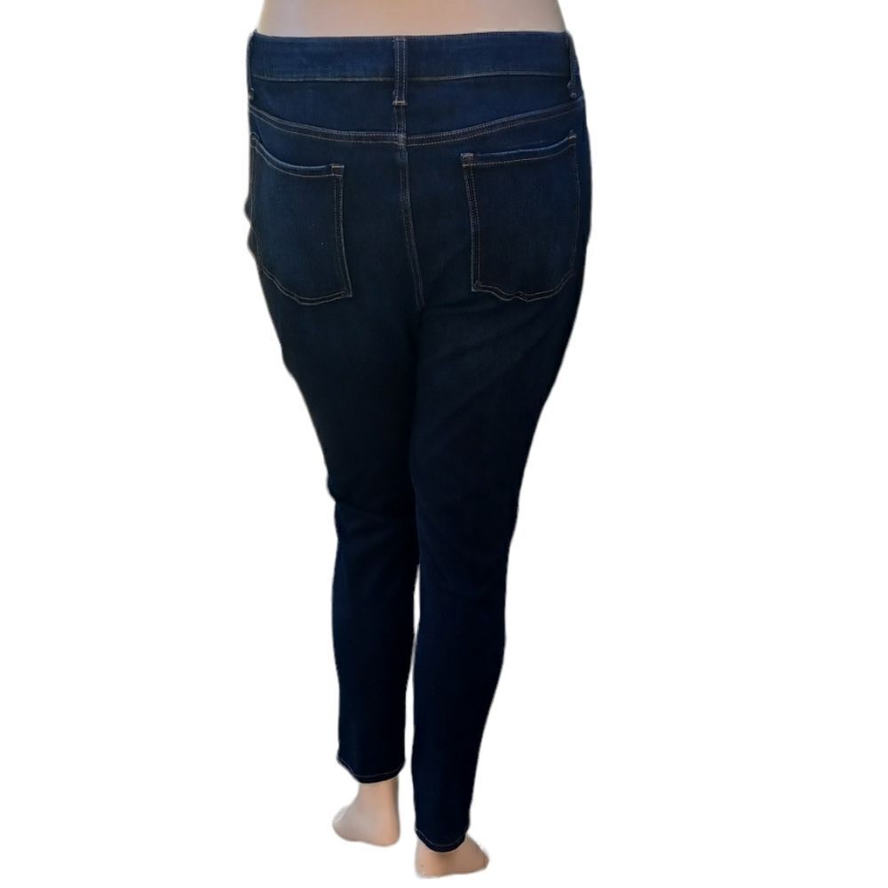630638.....Time and Tru High Rise Skinny Jeans Size 20, W41"  26" Inseam 11"Rise