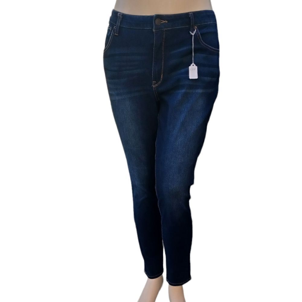 630638.....Time and Tru High Rise Skinny Jeans Size 20, W41"  26" Inseam 11"Rise
