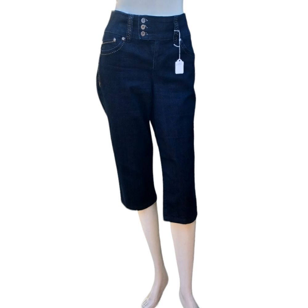 628337...Style&Co Crop Jeans Size 8P, W28" 16"Inseam  9 1/2"Rise