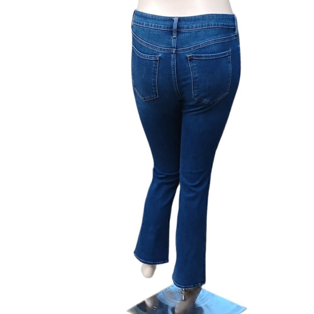 63098....Old Navy Kicker Bootcut Jeans Size 12, 35"W, 29" Inseam 9"Rise