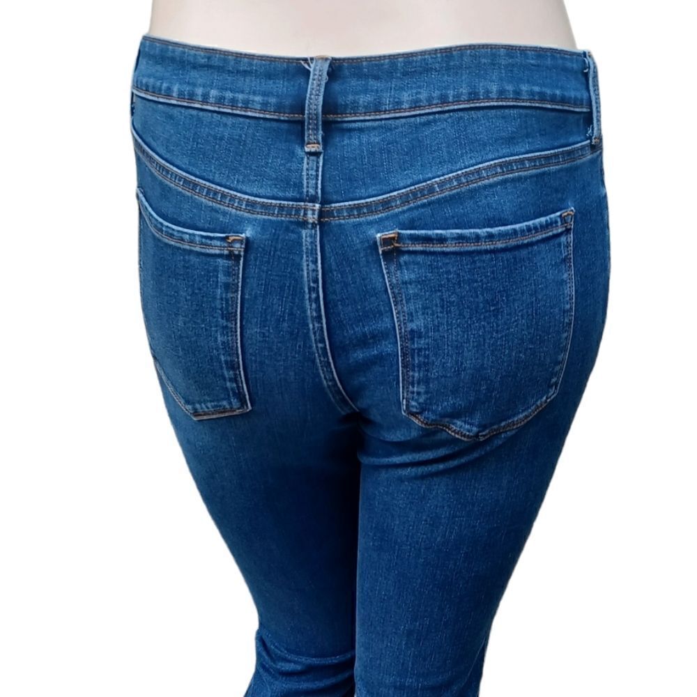 63098....Old Navy Kicker Bootcut Jeans Size 12, 35"W, 29" Inseam 9"Rise