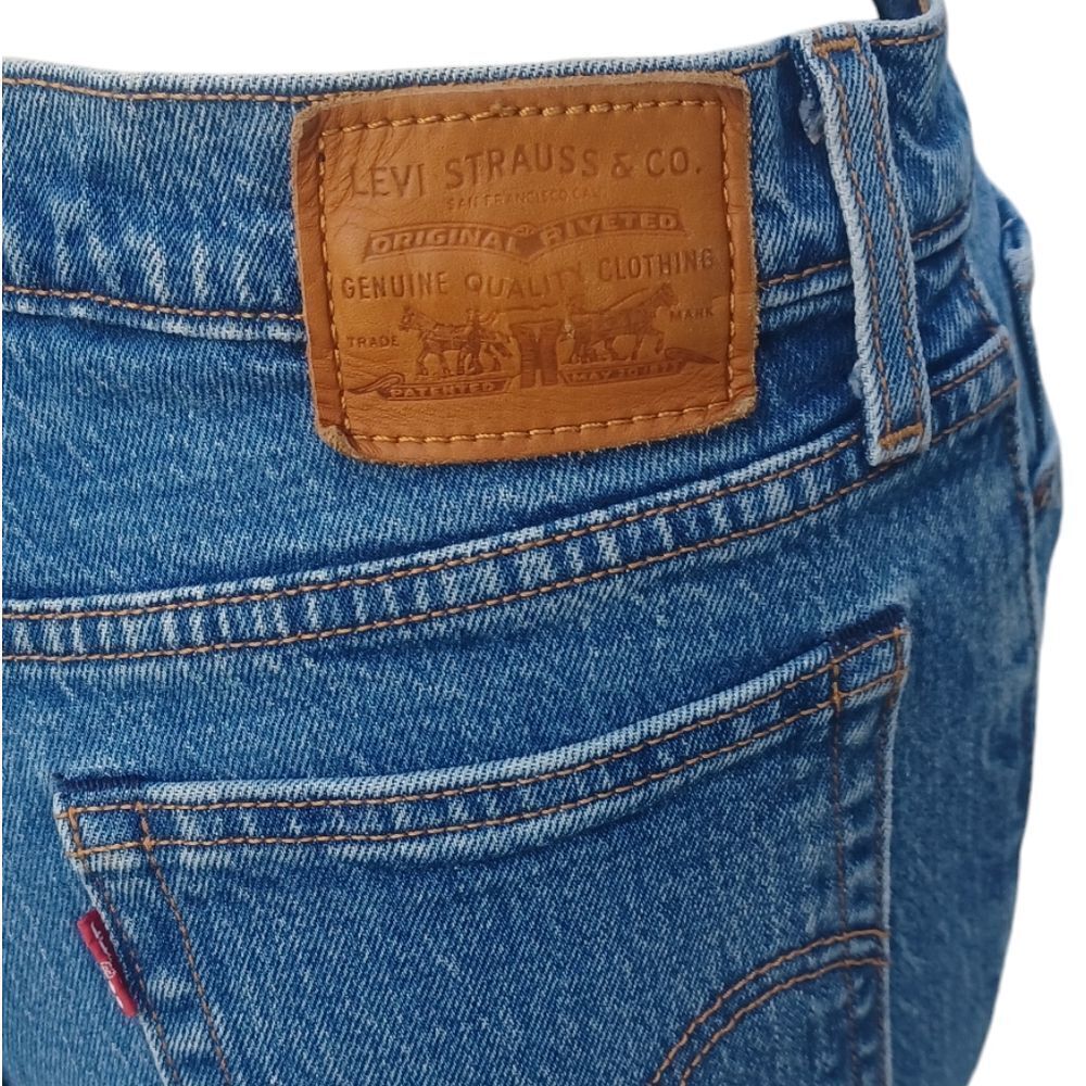 4165....Levi Strauss & Co. Wedgie Straight leg Size 25