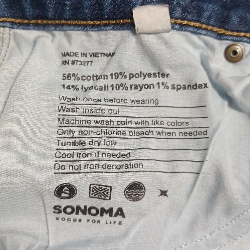111122....Sonoma Straight leg Jeans Size 10, W32" 30"Inseam 9"Rise