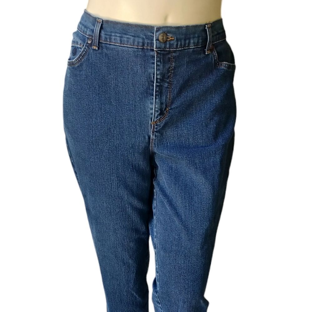 301928......Gloria Vanderbilt Straight leg Jeans Size 18W, 28"Inseam 12"Rise