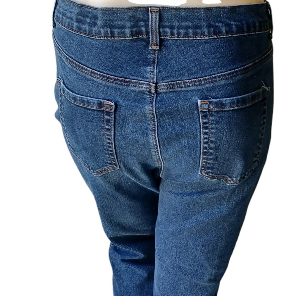 301928......Gloria Vanderbilt Straight leg Jeans Size 18W, 28"Inseam 12"Rise