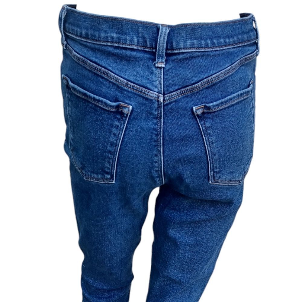 5719...J BRAND Straight leg Jeans Size 29, 24"Inseam 10"Rise